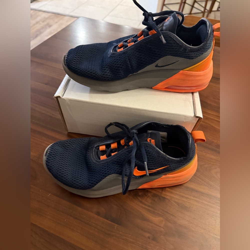 Nike Air Mad Motion Men’s Size‎ 7.5 Sneakers Blue Orange Grey Running Shoes